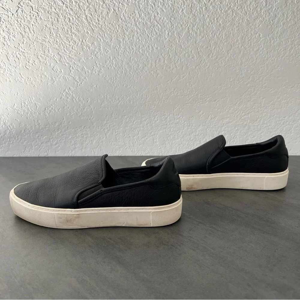 UGG Black Leather‎ Slip On Slides Sneakers Casual Shoes Women’s Size 9